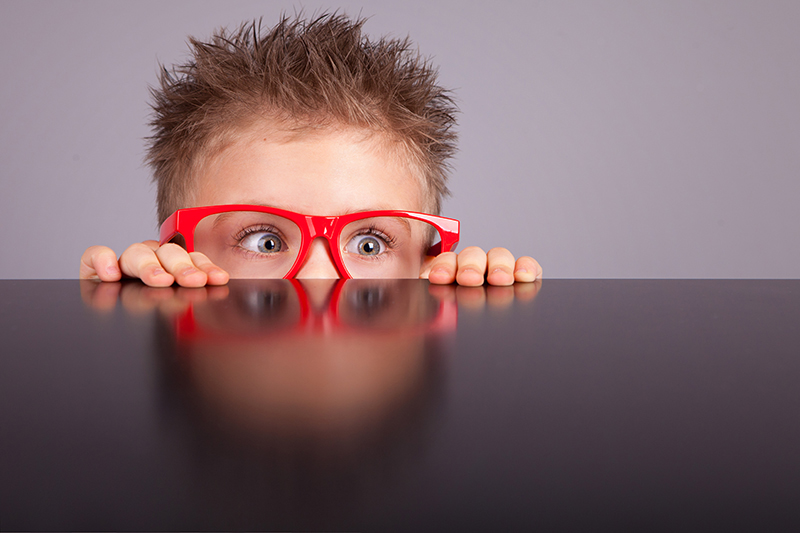 Can modern medicine prevent the progression of short-sightedness in children?
