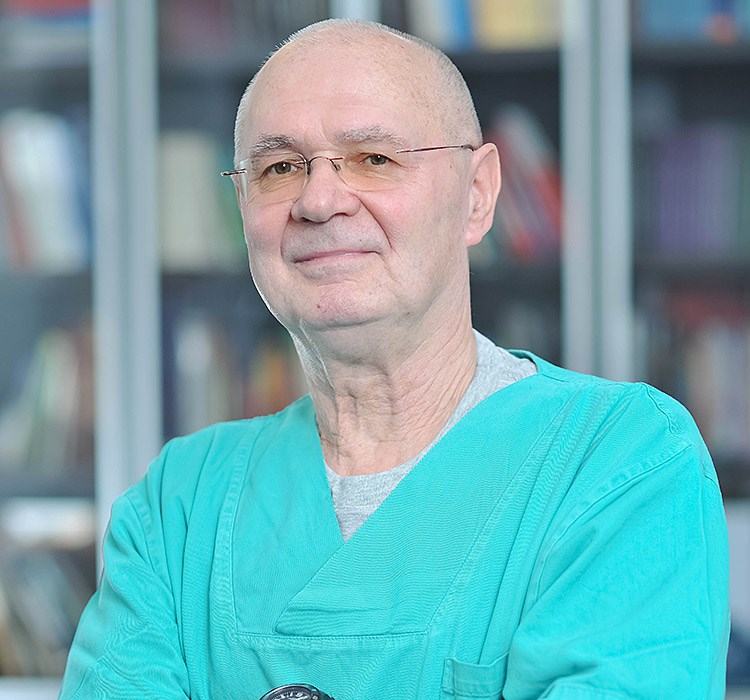 Dr. Goran Sačer