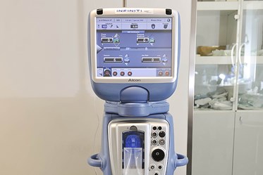Alcon INFINITI device for ultrasound cataract operation (PHACO)
