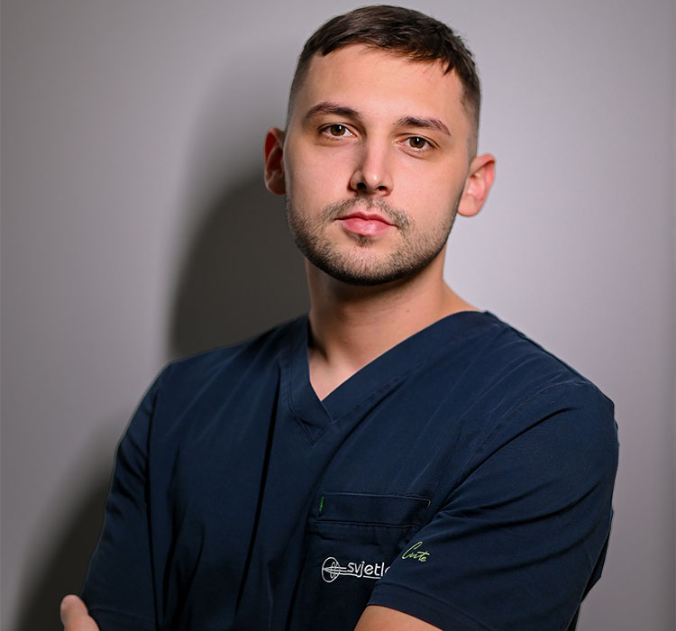 Antonio Pernjek - Infermiera sala operatoria